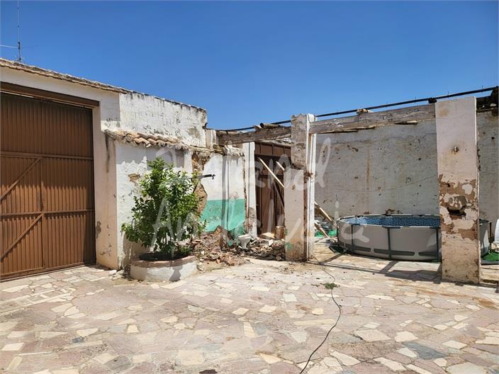 Image No.5-2 Bed House for sale