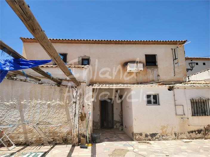 Image No.6-2 Bed House for sale