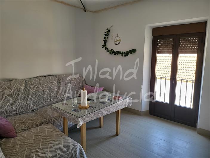 Image No.8-2 Bed House for sale