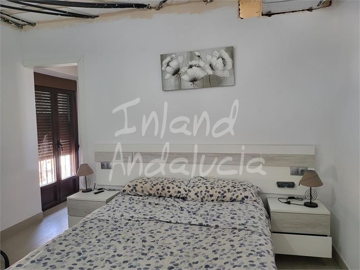 Image No.9-2 Bed House for sale