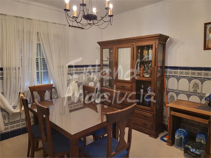 Image No.6-3 Bed House for sale