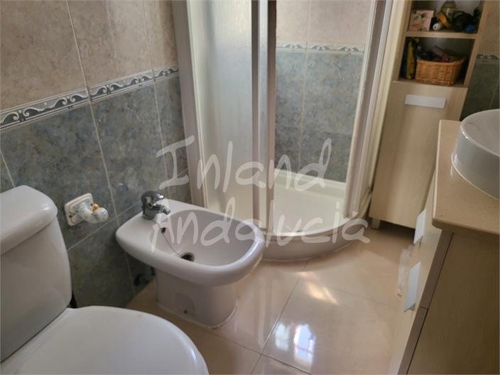 Image No.10-3 Bed House for sale