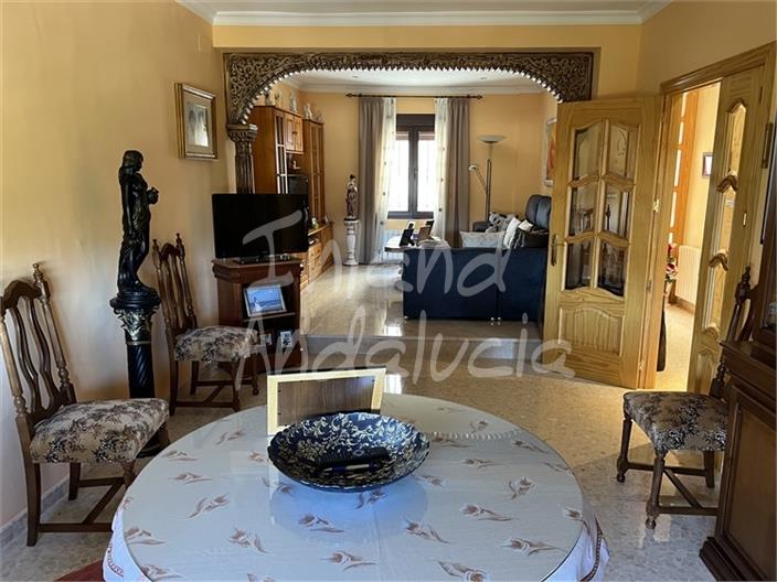 Image No.4-5 Bed House for sale