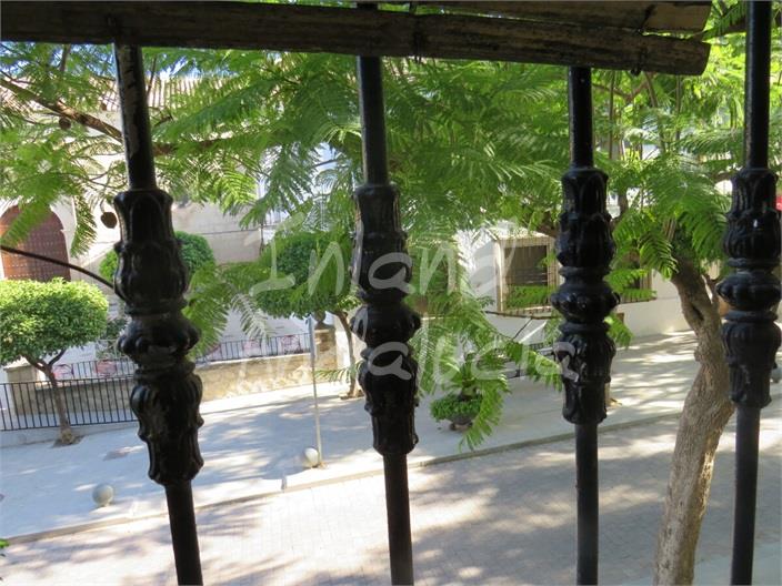 Image No.4-2 Bed House for sale