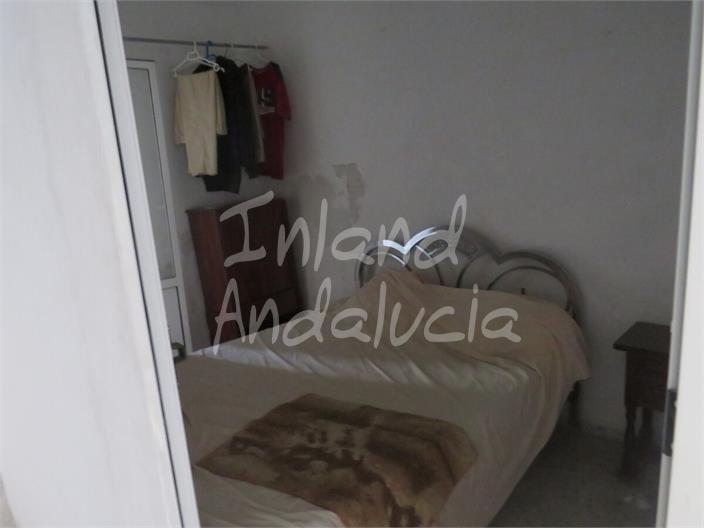 Image No.5-2 Bed House for sale