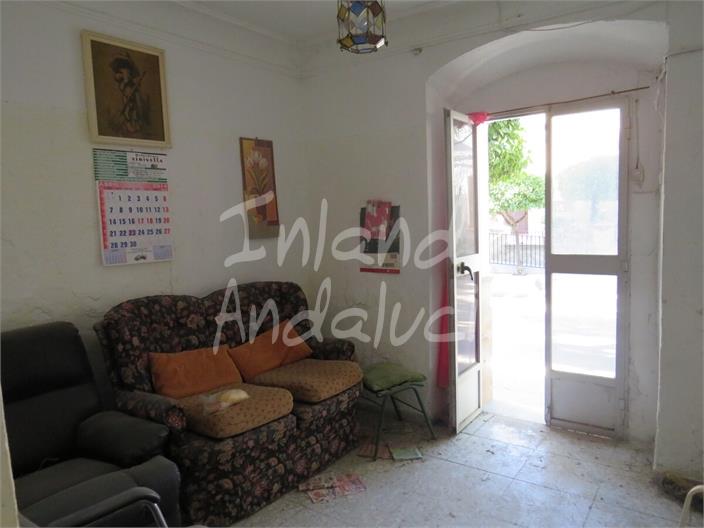 Image No.6-2 Bed House for sale