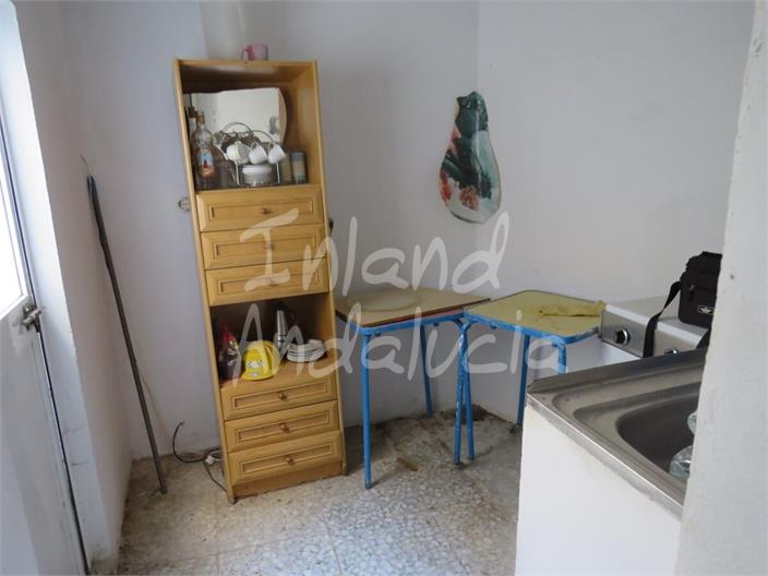 Image No.8-2 Bed House for sale