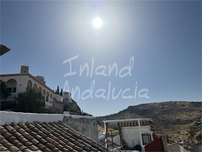 Image No.8-4 Bed House for sale