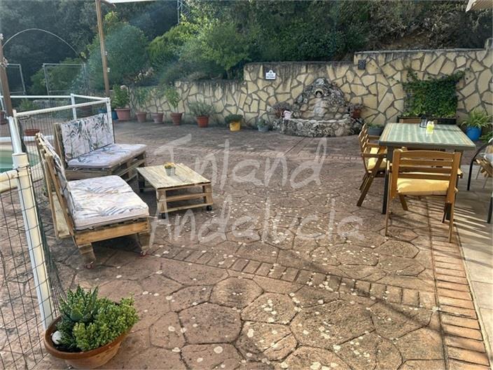 Image No.5-2 Bed House for sale