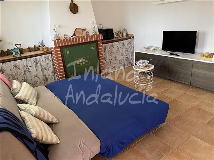 Image No.6-2 Bed House for sale