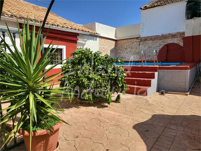 Image No.3-5 Bed Farmhouse for sale
