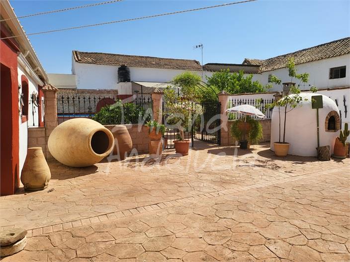 Image No.9-5 Bed Farmhouse for sale