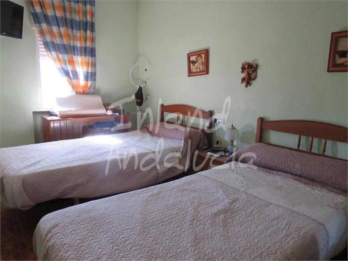 Image No.11-3 Bed House for sale
