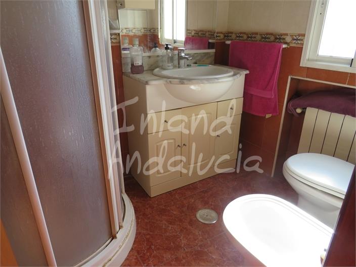 Image No.7-3 Bed House for sale