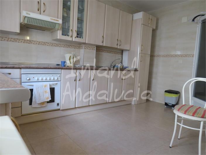 Image No.6-3 Bed House for sale