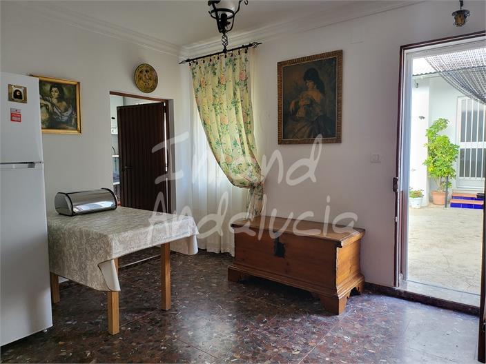 Image No.8-3 Bed Property for sale