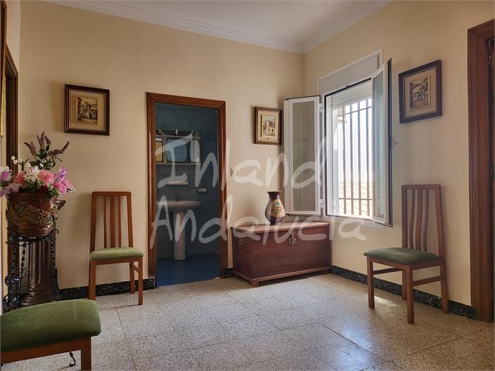 Image No.5-5 Bed House for sale