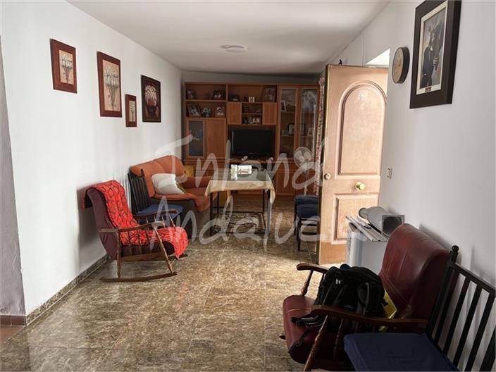Image No.3-4 Bed House for sale