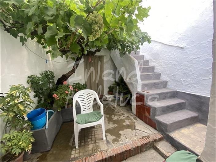 Image No.5-4 Bed House for sale