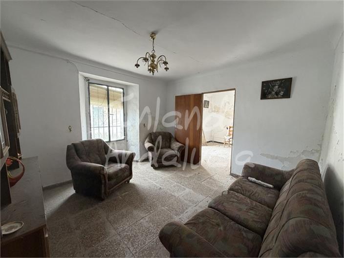 Image No.4-4 Bed House for sale