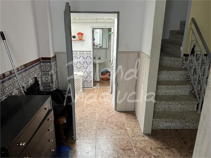 Image No.4-2 Bed House for sale