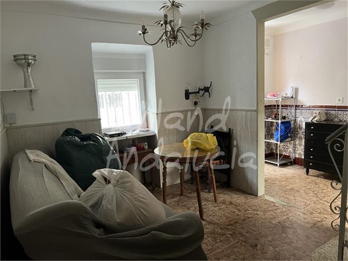 Image No.5-2 Bed House for sale