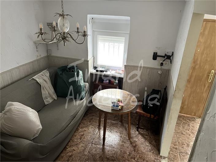 Image No.7-2 Bed House for sale