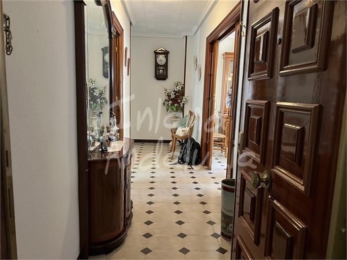 Image No.3-4 Bed Property for sale