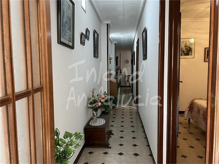 Image No.8-4 Bed Property for sale