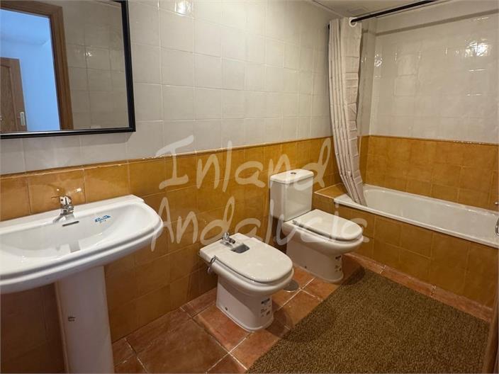 Image No.10-2 Bed Property for sale