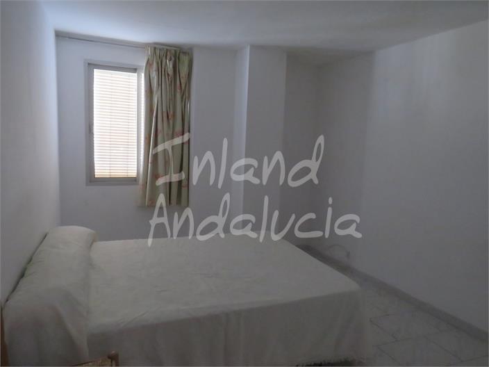 Image No.6-2 Bed House for sale