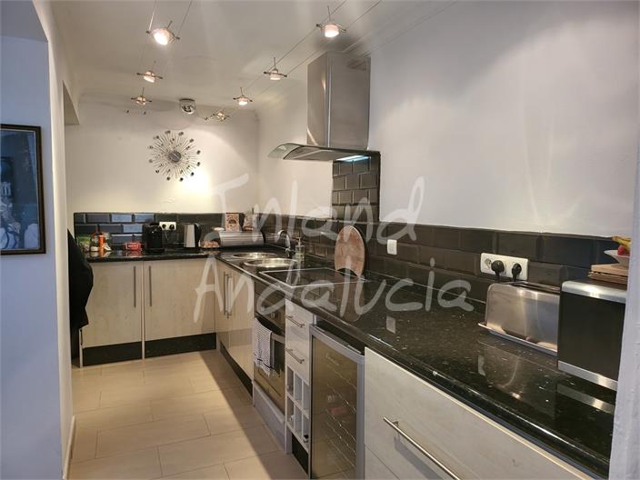 Image No.3-2 Bed House for sale