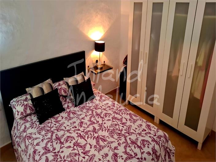 Image No.8-2 Bed House for sale