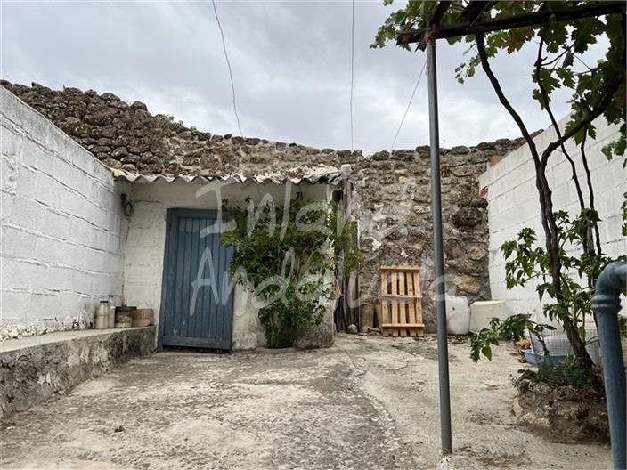 Image No.11-2 Bed House for sale