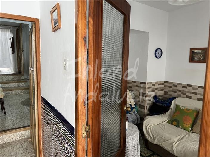 Image No.4-2 Bed House for sale