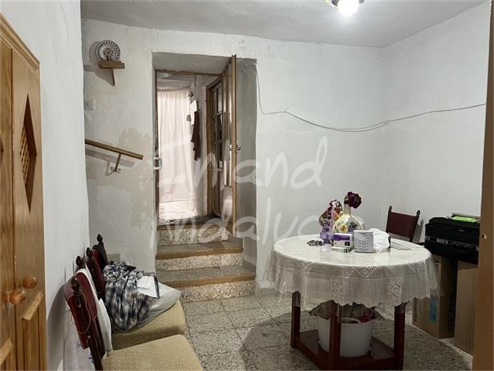 Image No.6-2 Bed House for sale