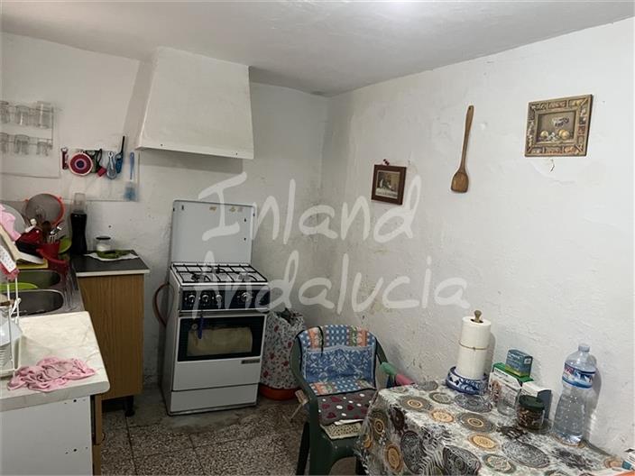 Image No.8-2 Bed House for sale