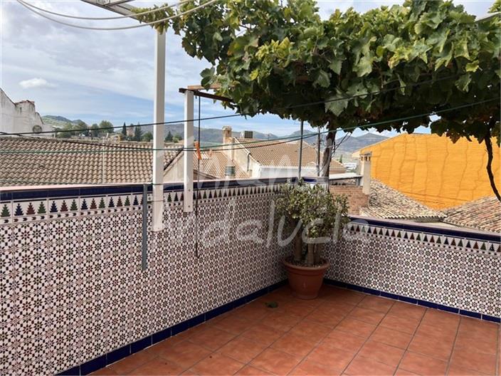 Image No.8-5 Bed House for sale