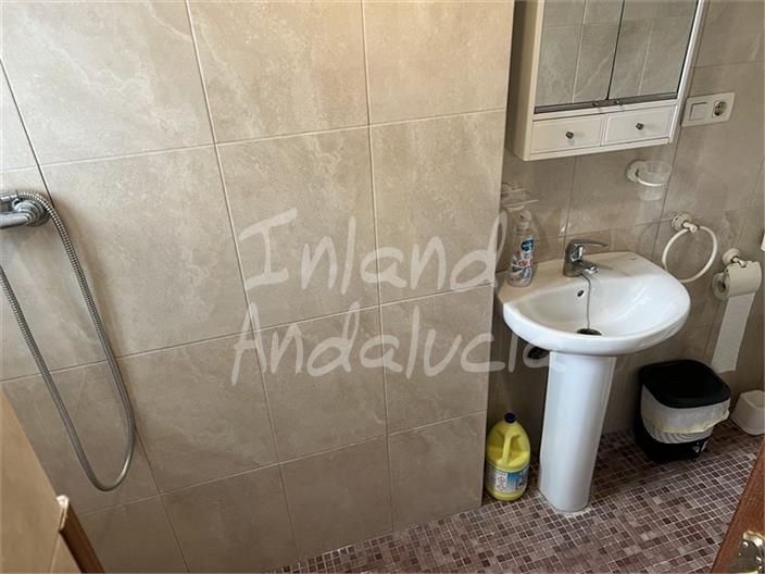 Image No.10-5 Bed House for sale