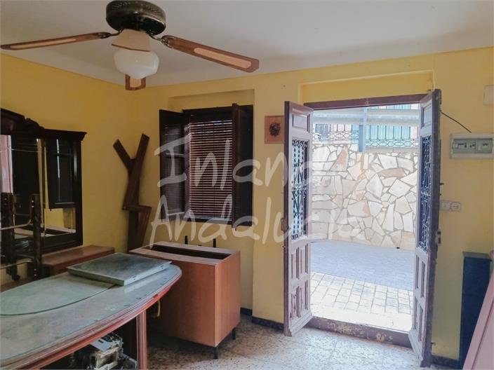 Image No.6-3 Bed House for sale