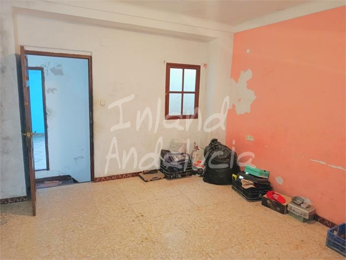 Image No.8-3 Bed House for sale