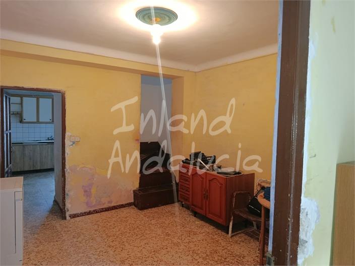 Image No.10-3 Bed House for sale