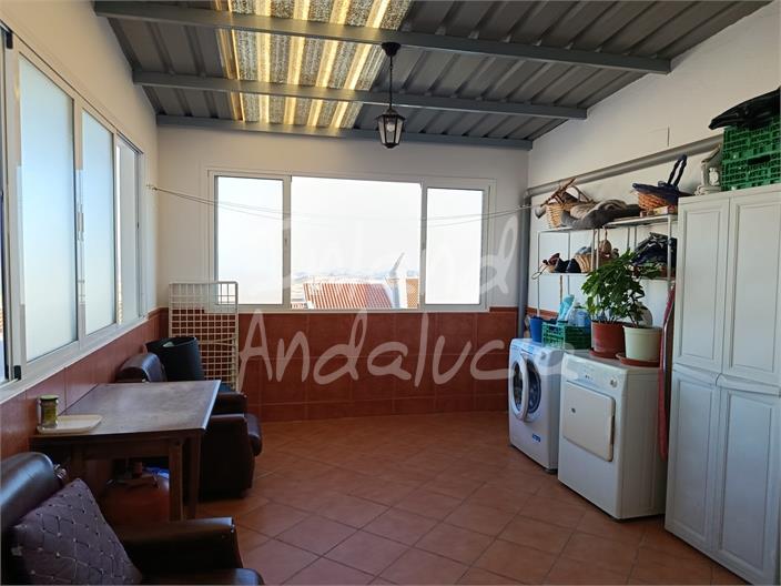 Image No.6-4 Bed House for sale