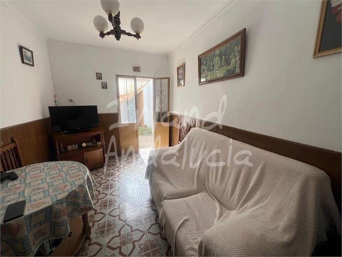 Image No.5-6 Bed House for sale