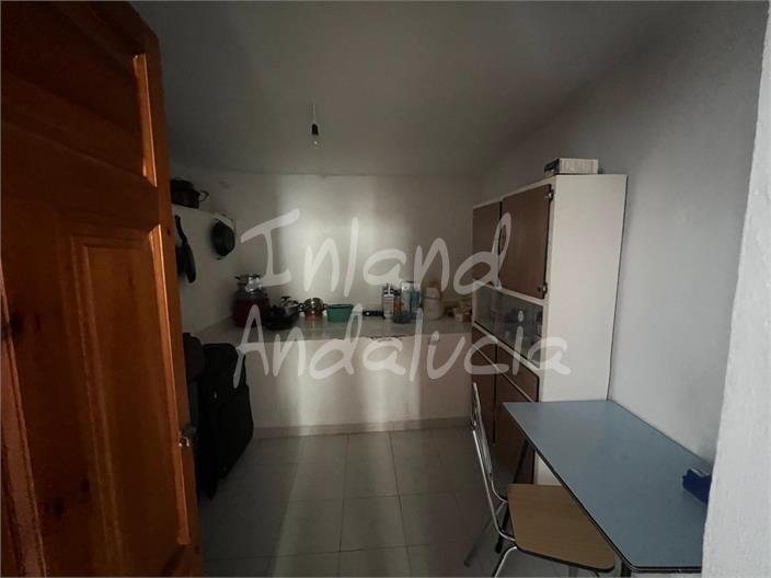 Image No.6-6 Bed House for sale