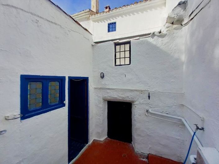 Image No.15-3 Bed Townhouse for sale