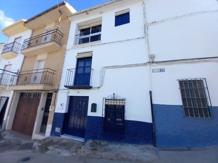 Image No.3-3 Bed Townhouse for sale