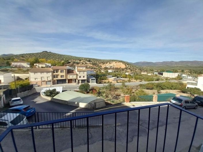 Image No.28-3 Bed Townhouse for sale