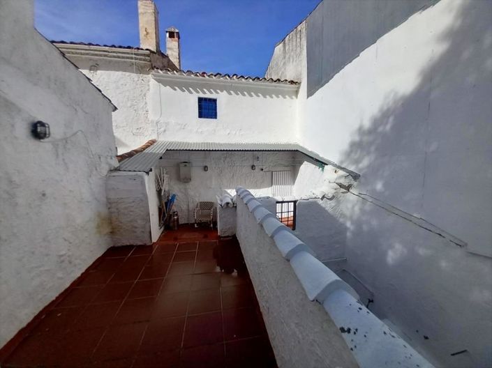 Image No.29-3 Bed Townhouse for sale