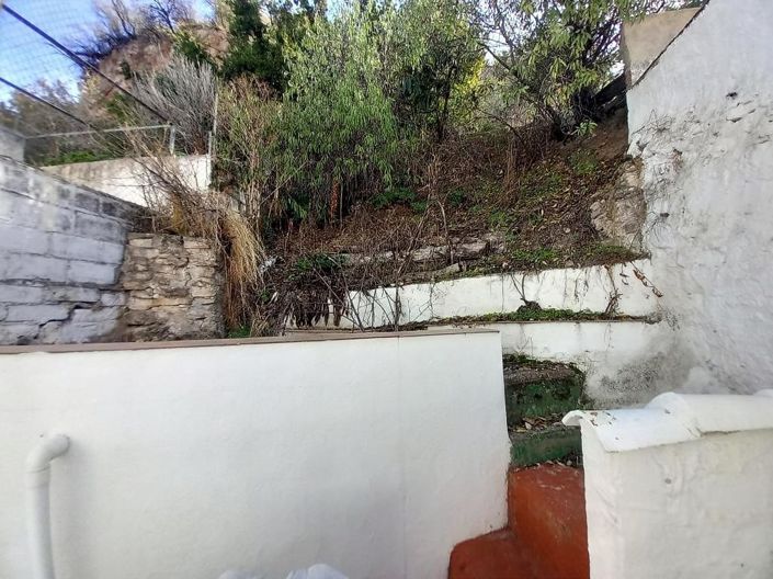 Image No.31-3 Bed Townhouse for sale